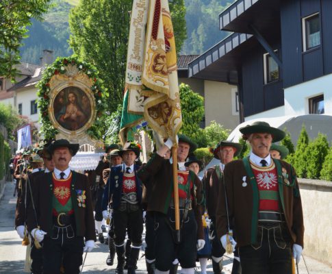 Herz-Jesu-Prozession in Schwaz